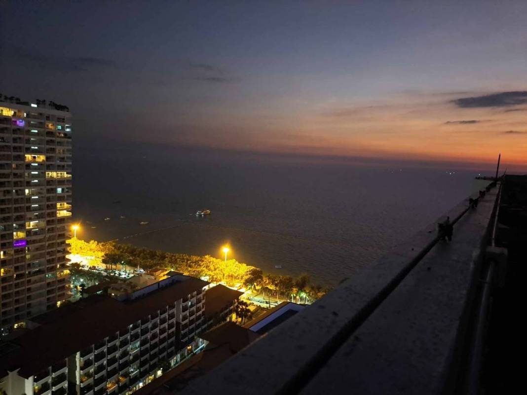 Kaçak çıktığı gökdelenden atladı, paraşütü açılmayınca feci şekilde öldü! Tüyler ürperten görüntü 7